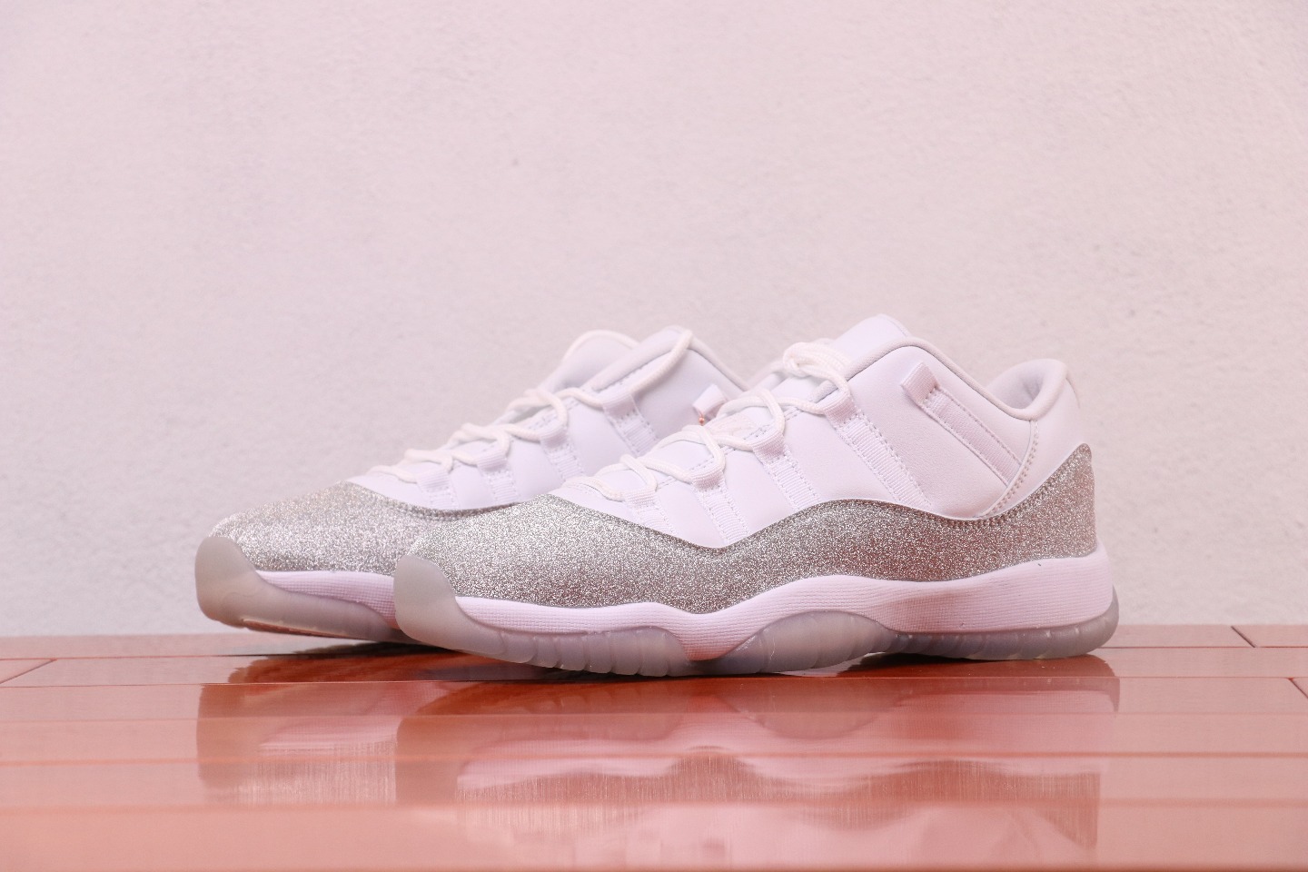 Jordan 11 Retro White Metallic Silver - vstockx