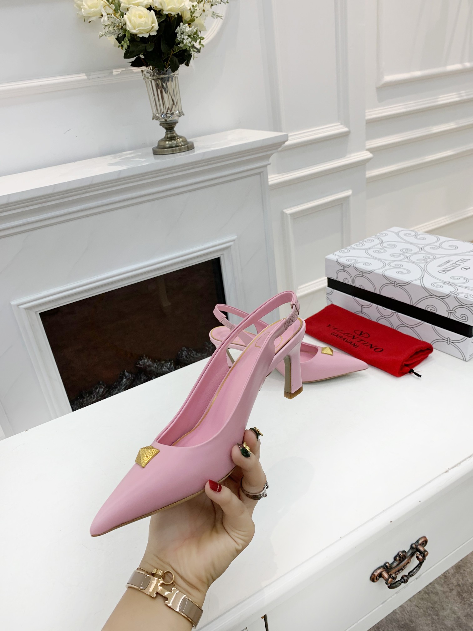 VALENTINO GARAVANI Rockstud WOMEN 37 - vstockx