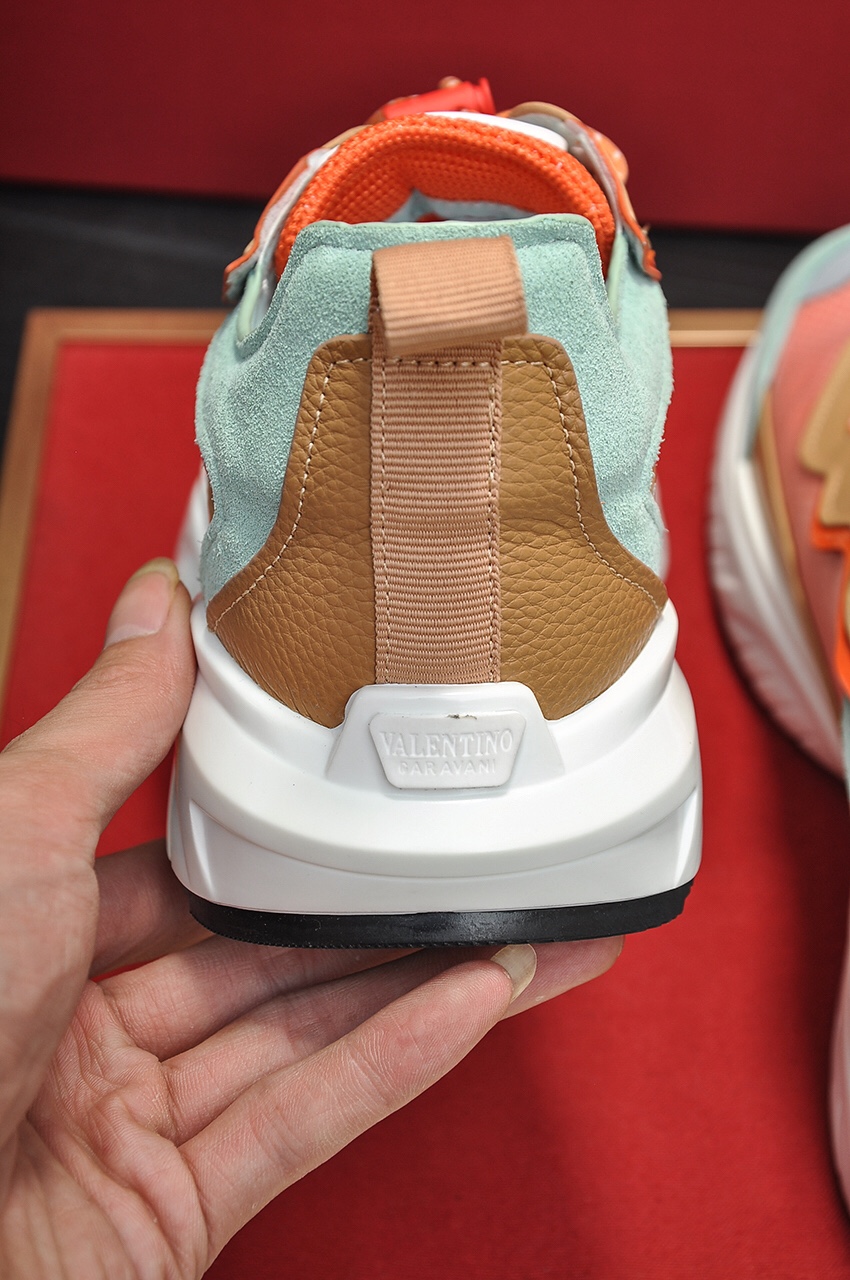 Valentino Garavani Low-top sneakers 22 - vstockx