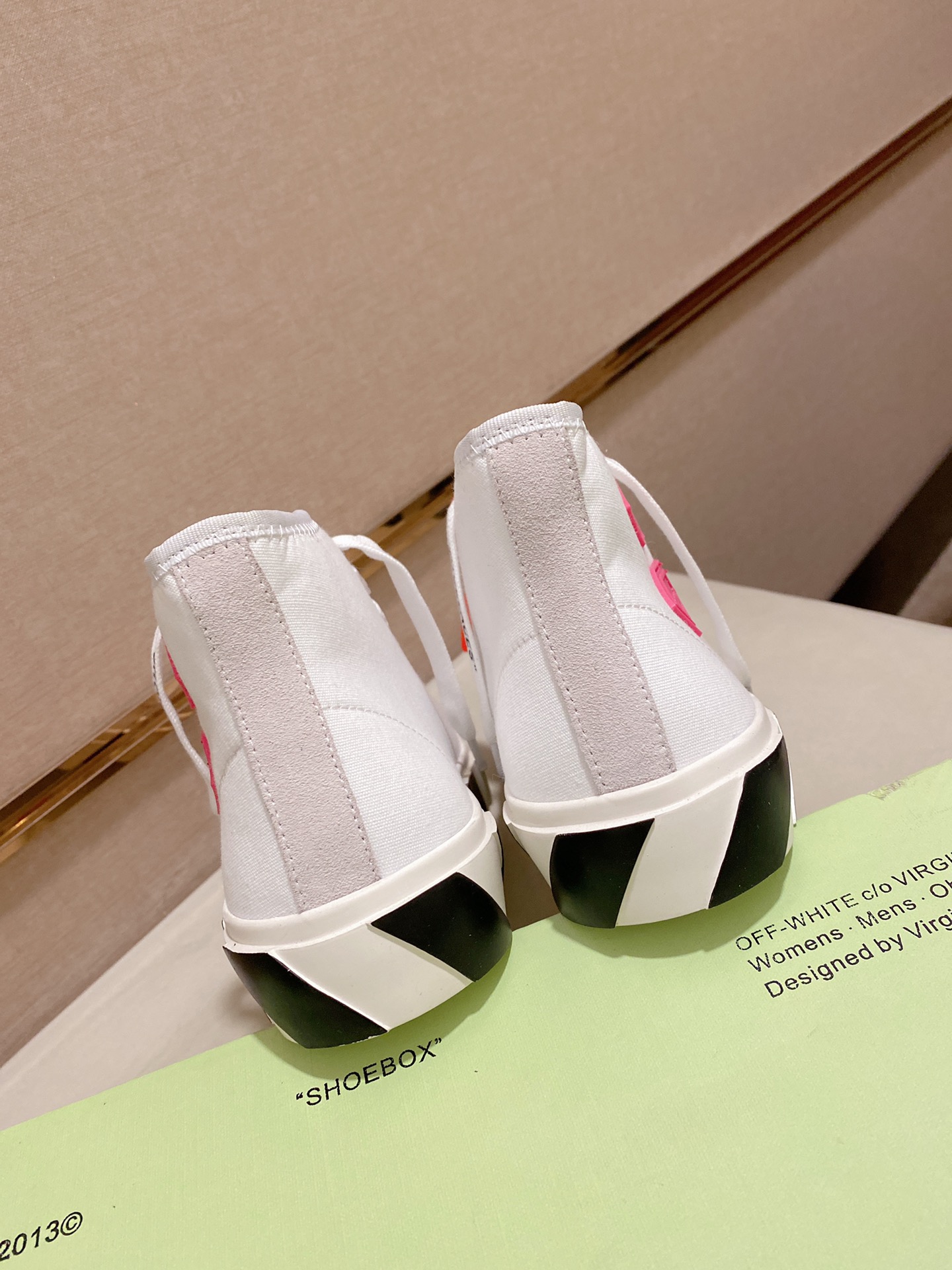 OFF-WHITE Vulcanized Hi Top White Fuchsia - vstockx