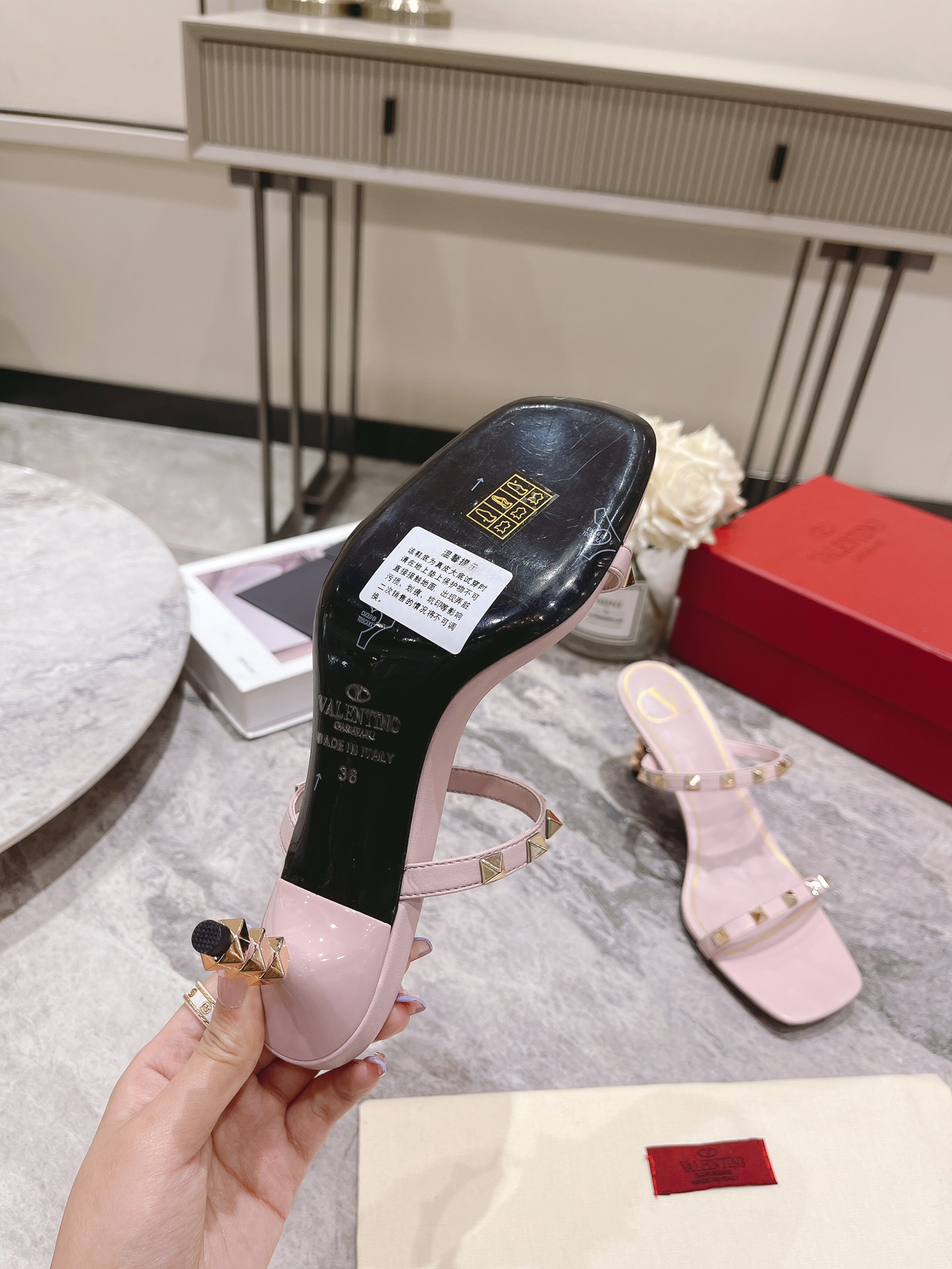 VALENTINO GARAVANI Rockstud WOMEN 3 - vstockx