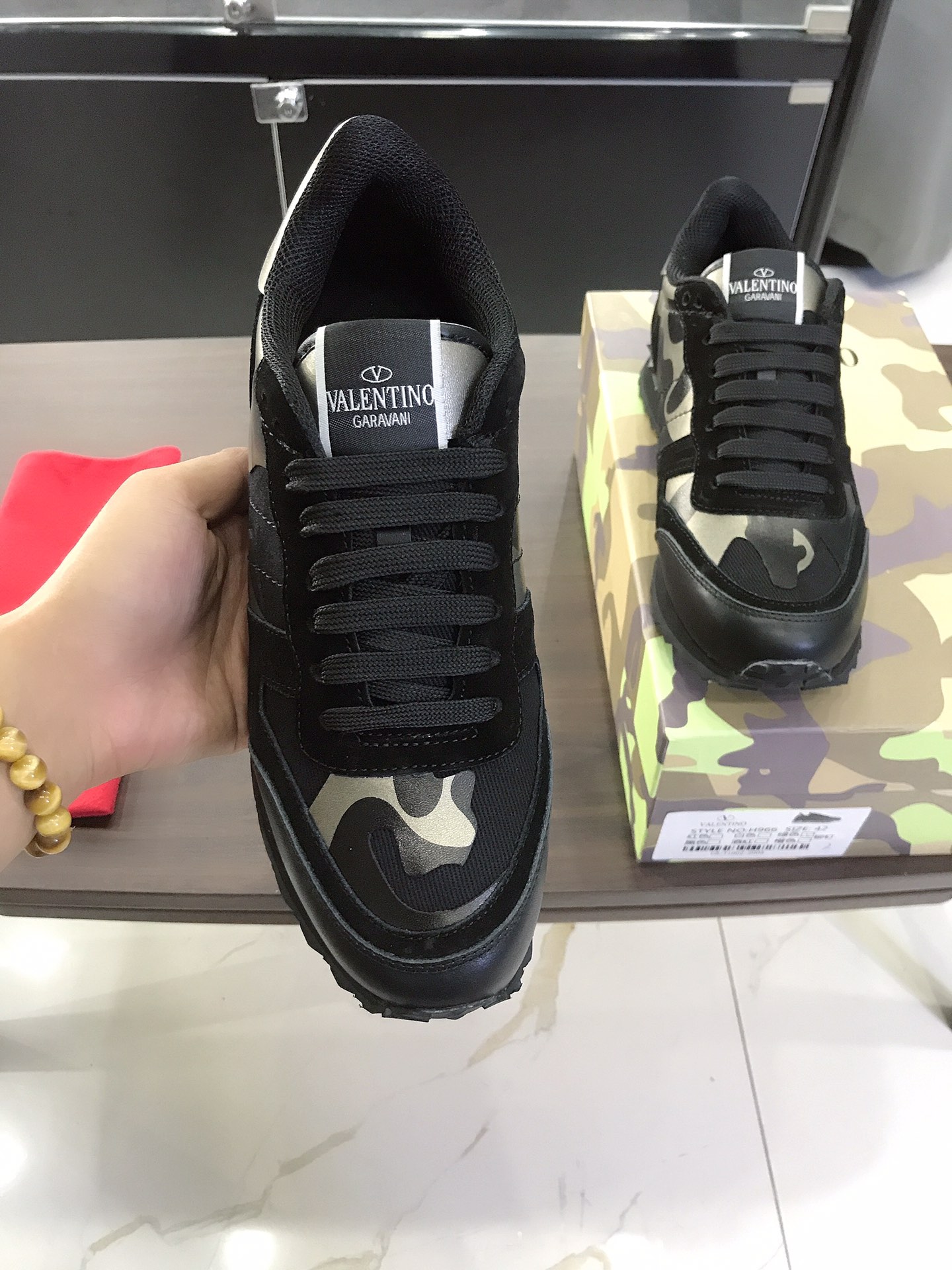 Valentino Garavani Rockrunner camouflage-print sneakers 4 - vstockx