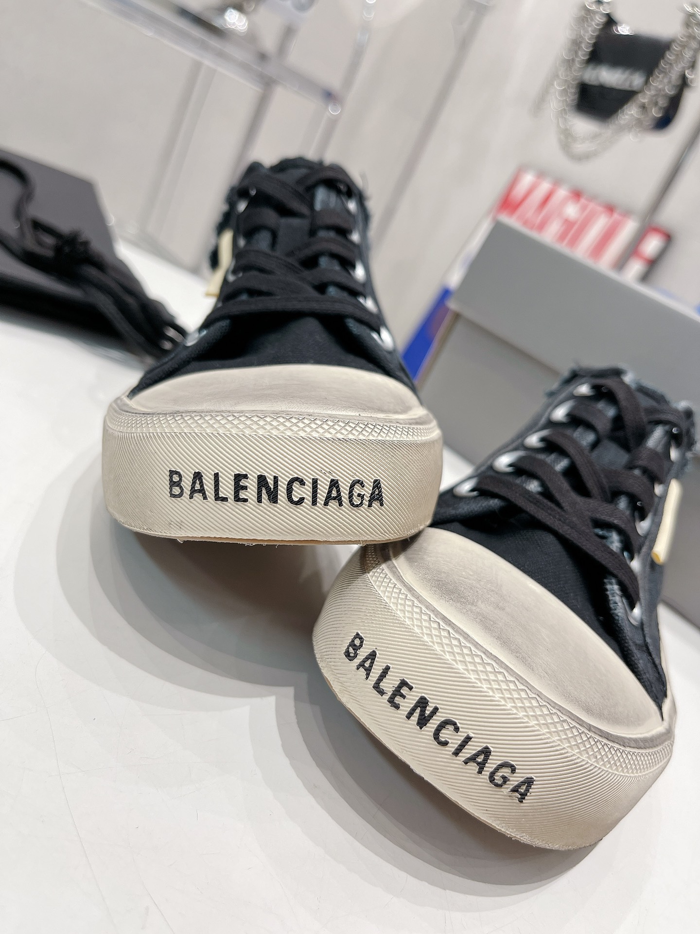 Balenciaga Paris Sneaker 3 - vstockx