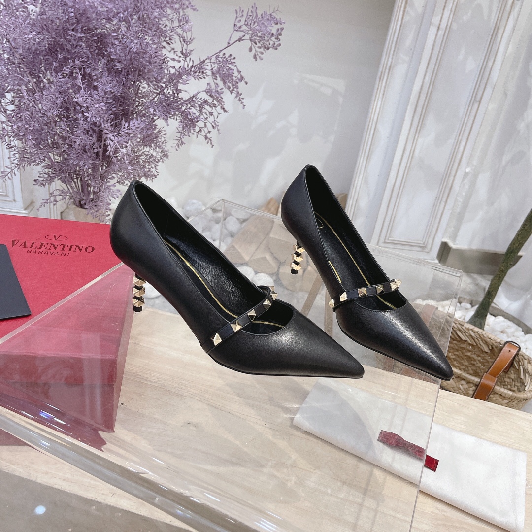 VALENTINO GARAVANI Roman Stud WOMEN 16 - vstockx