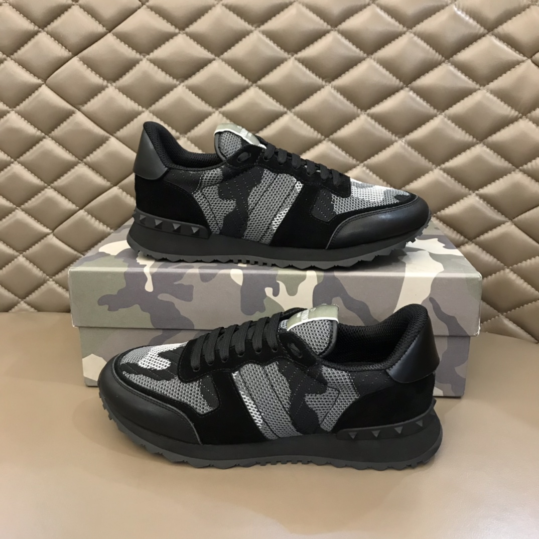 Valentino Garavani Rockstud Rockrunner 26 - vstockx