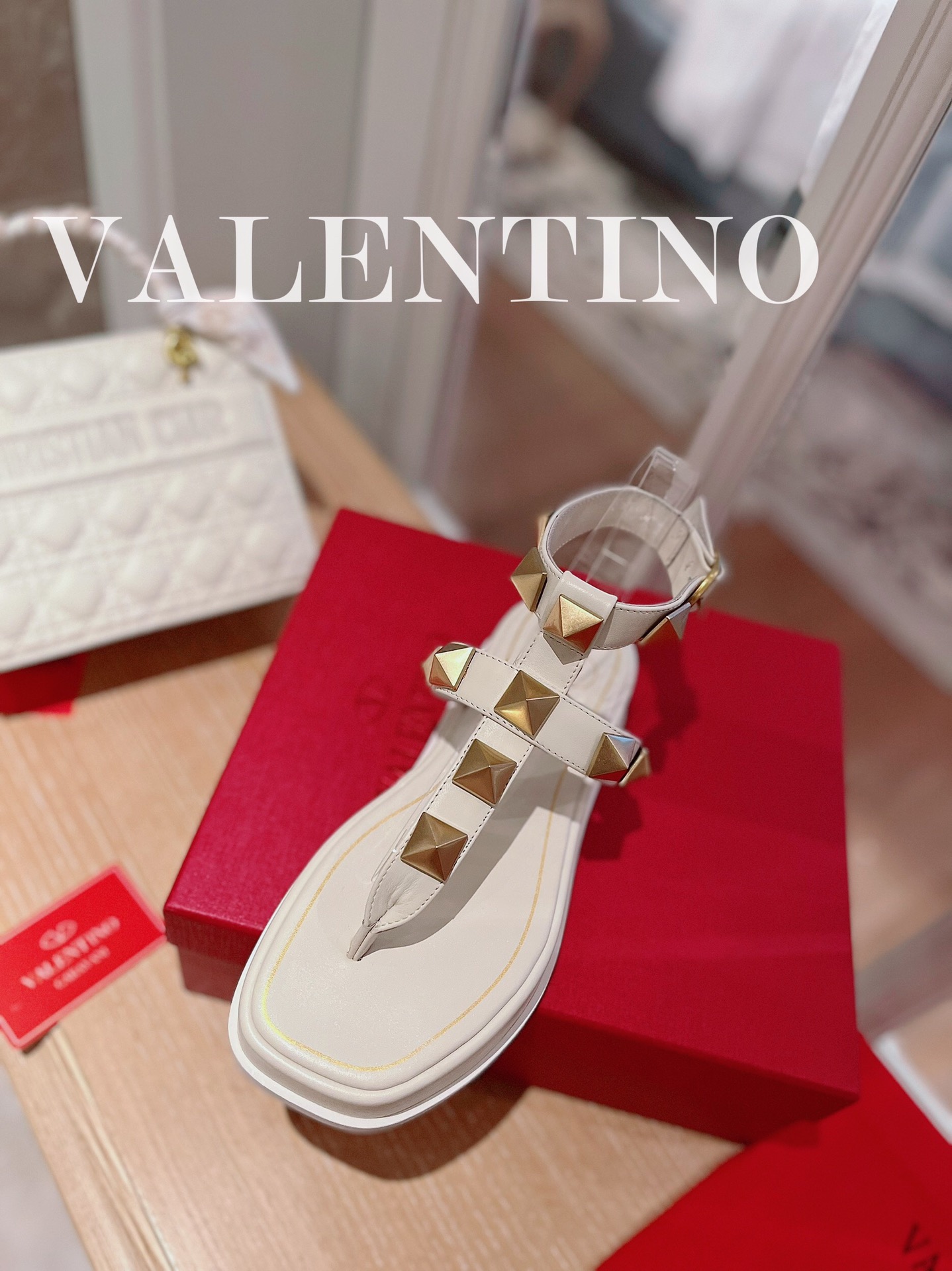 VALENTINO GARAVANI Roman Stud WOMEN 1 - vstockx