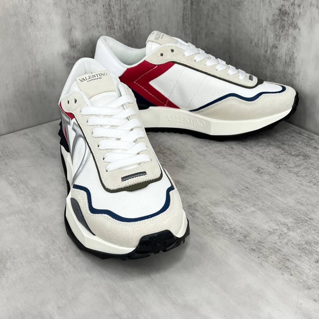 Valentino Garavani Vlogo Pace low-top sneaker in split leather, fabric and calfskin - vstockx