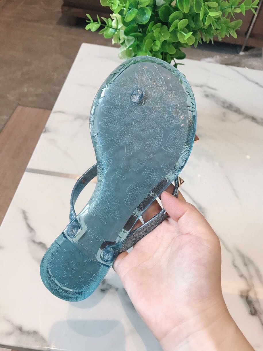 VALENTINO GARAVANI Rockstud WOMEN 35 - vstockx