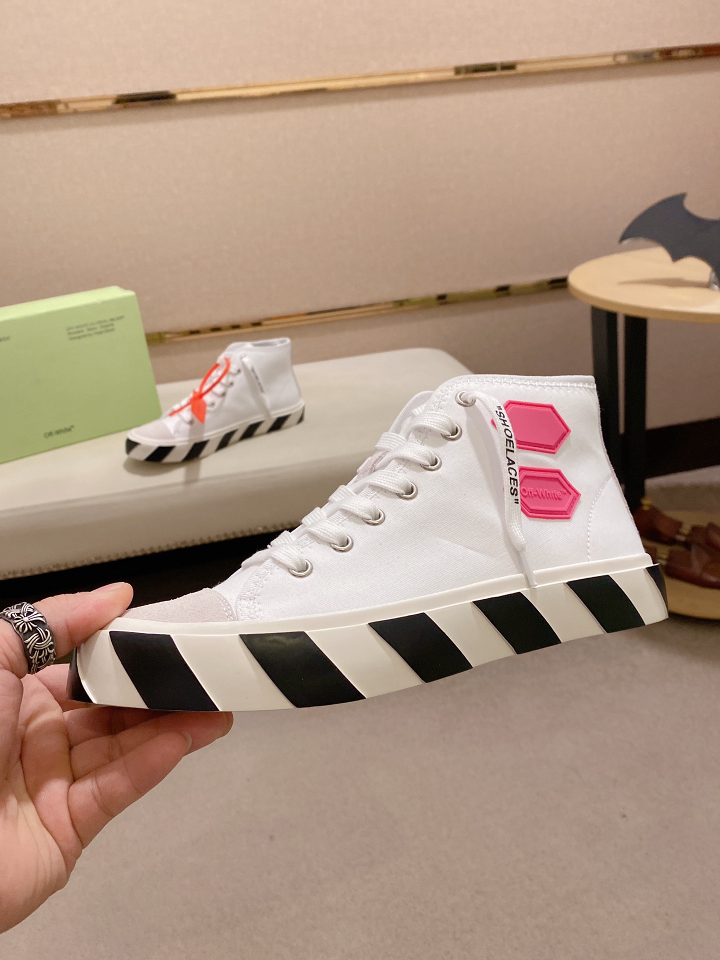 OFF-WHITE Vulcanized Hi Top White Fuchsia - vstockx