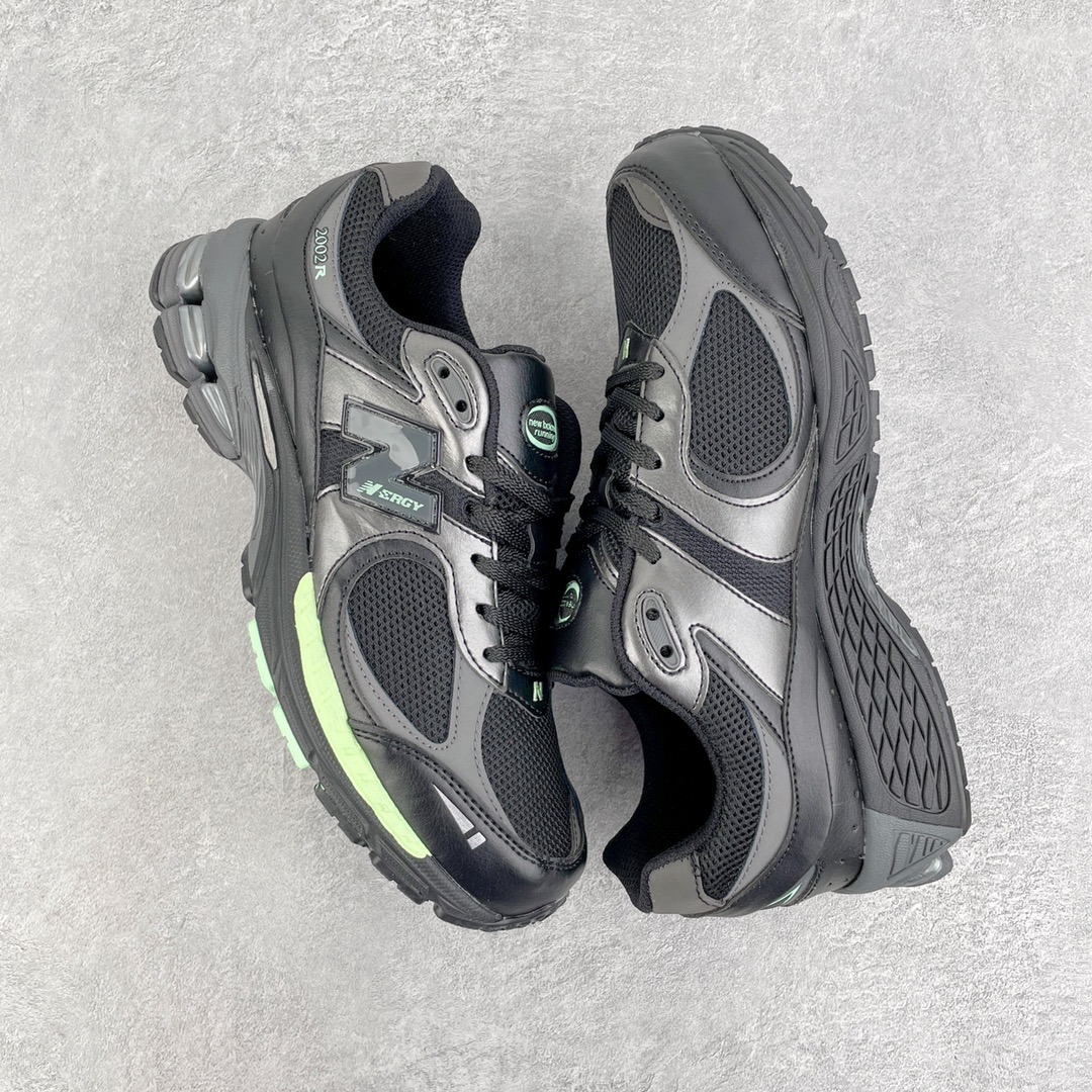 New Balance 2002R Black Silver Green - vstockx