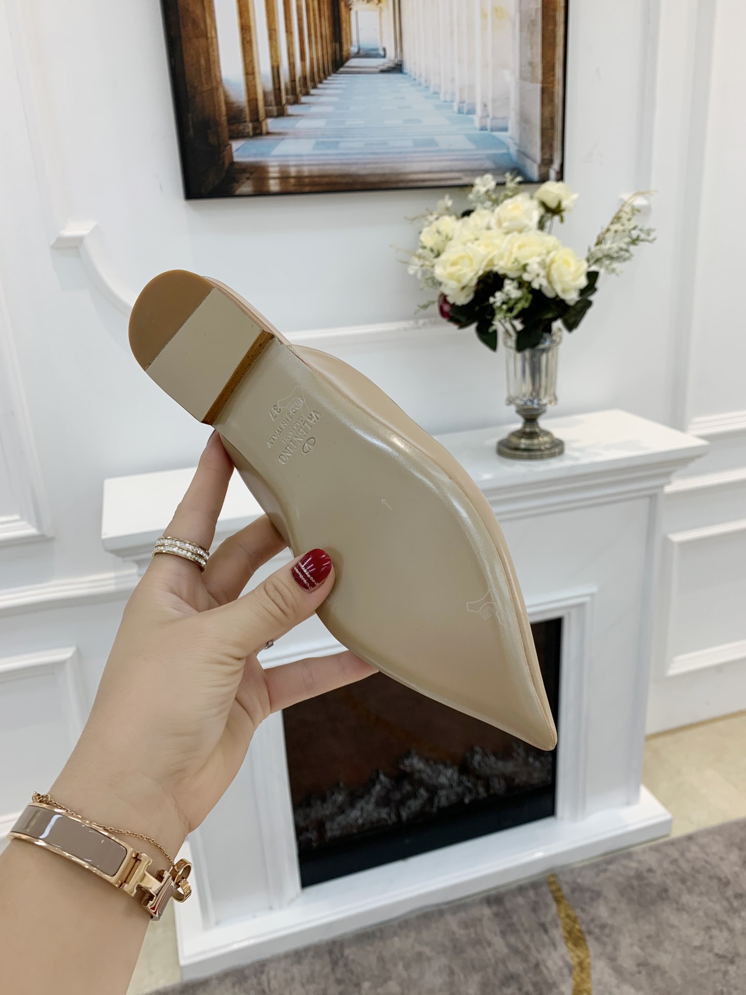 Valentino Garavani Flat sandals Women 17 - vstockx