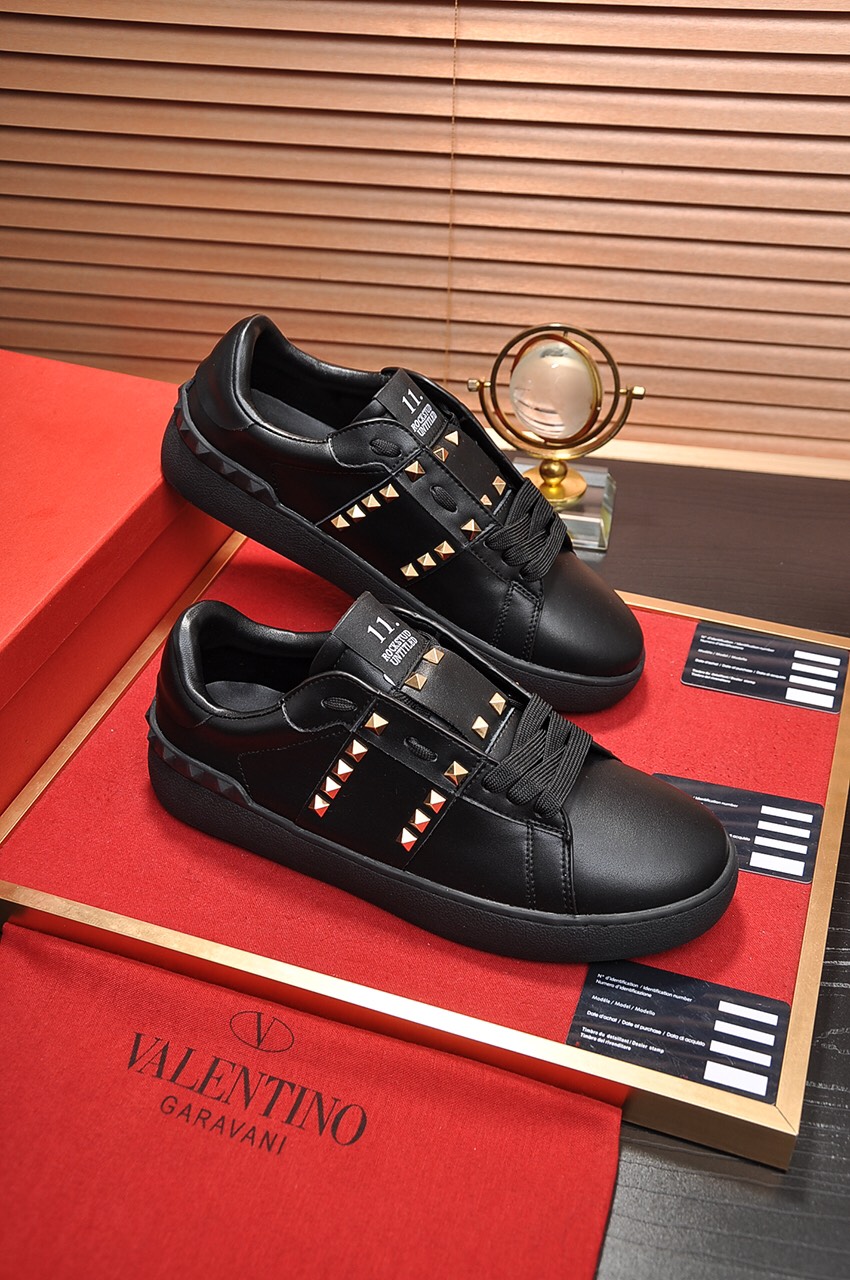 Valentino Garavani Rockstud Untitled calfskin sneaker 13 - vstockx