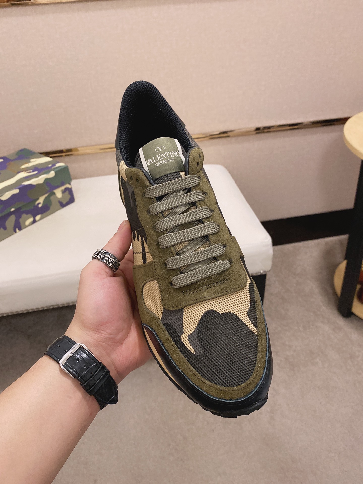 Valentino Garavani Rockrunner camouflage-print sneakers 11 - vstockx