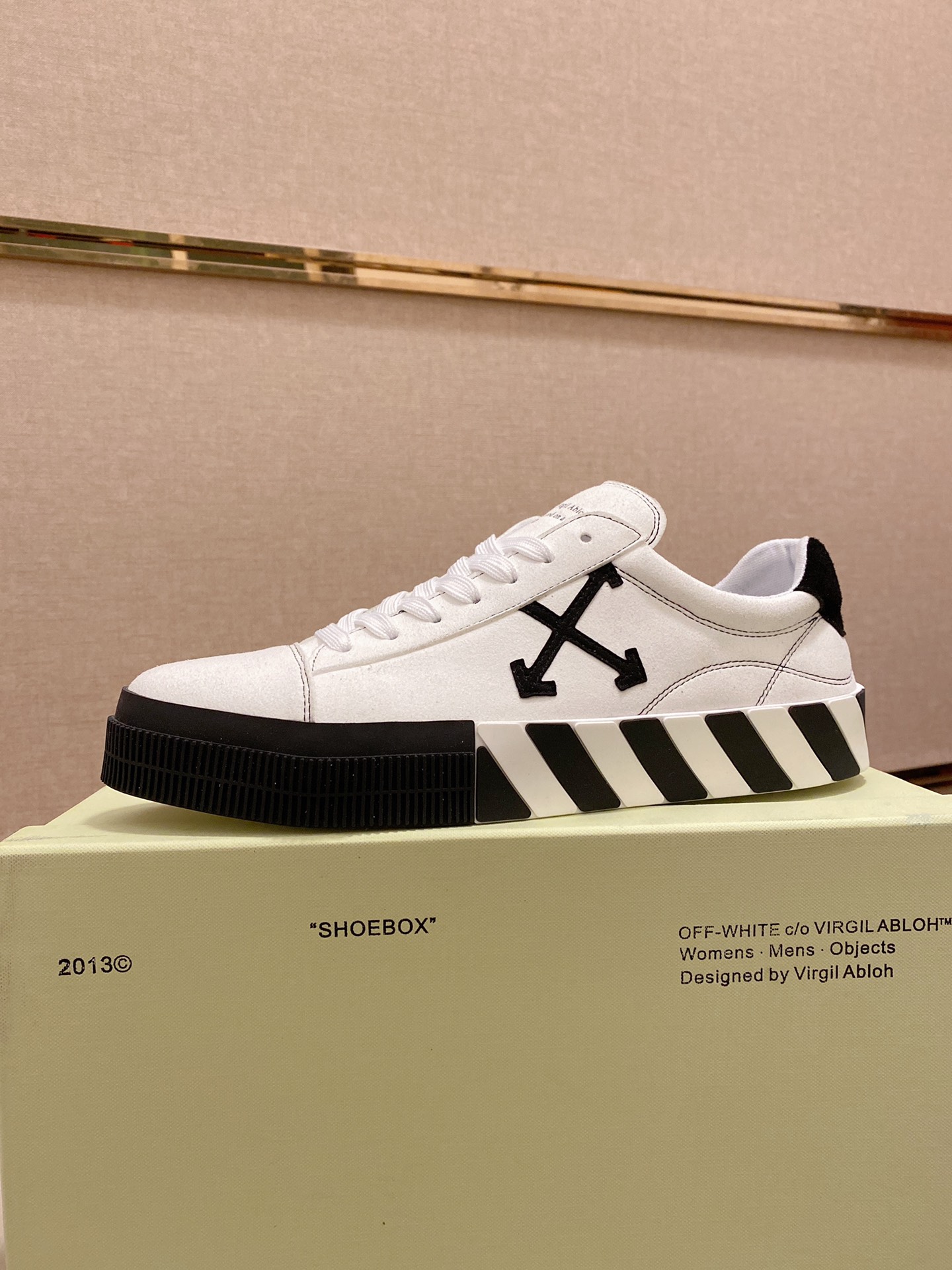 Off-White Low Vulc White Black (W) - vstockx