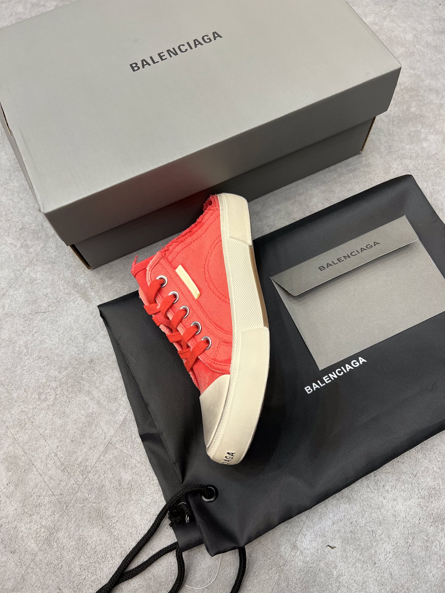 Balenciaga Paris Sneaker 4 - vstockx