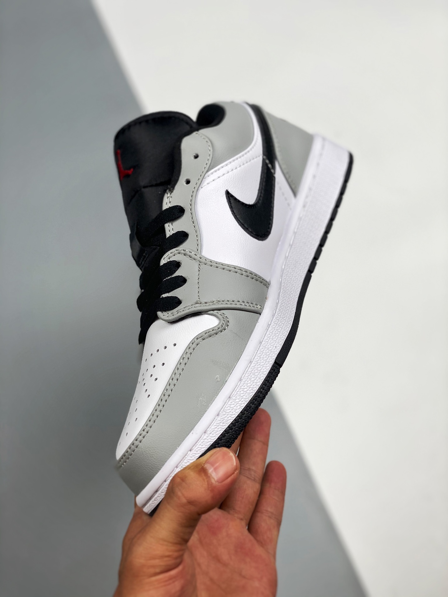 Jordan 1 Low Light Smoke Grey - vstockx