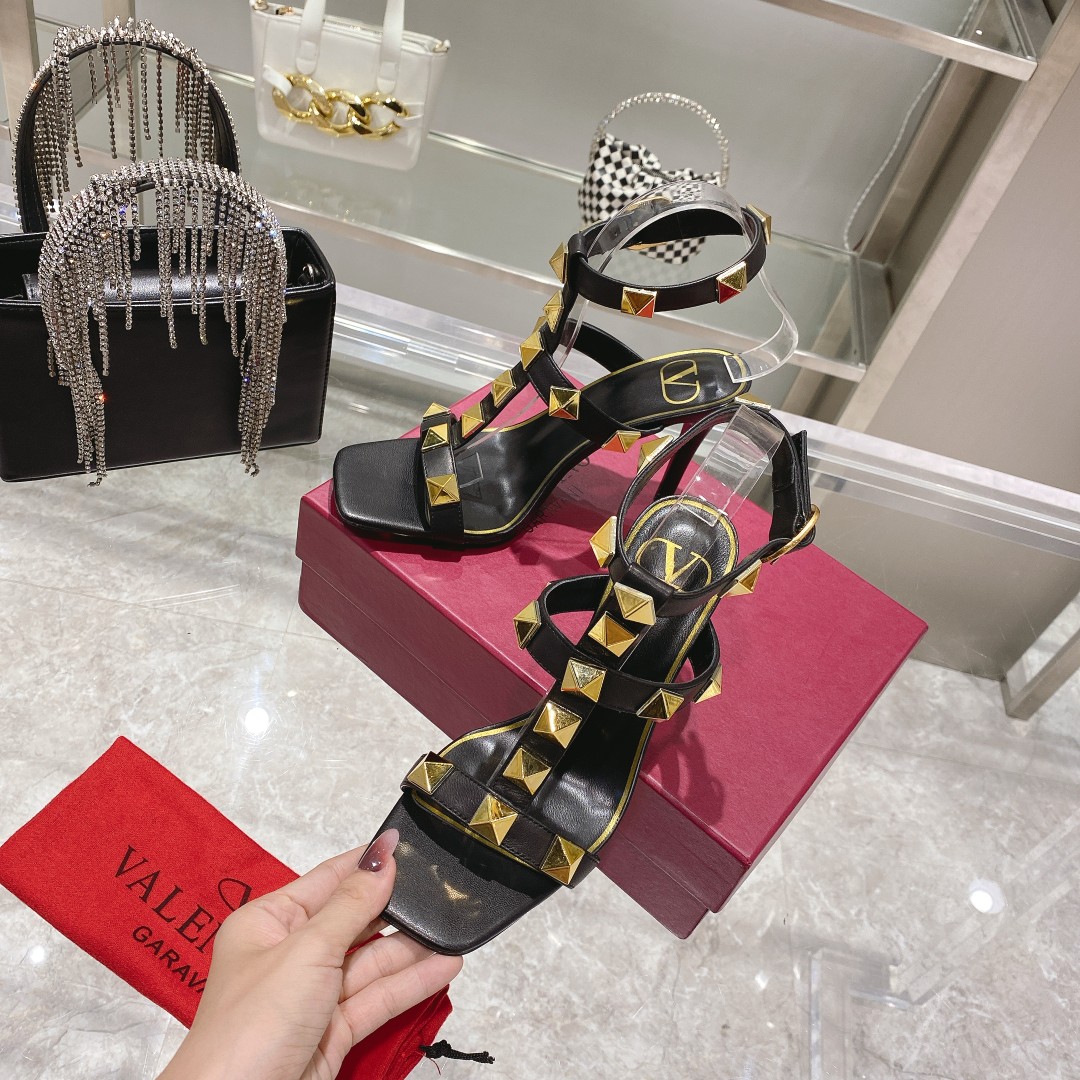 VALENTINO GARAVANI ROMAN STUD WOMEN 10 - vstockx