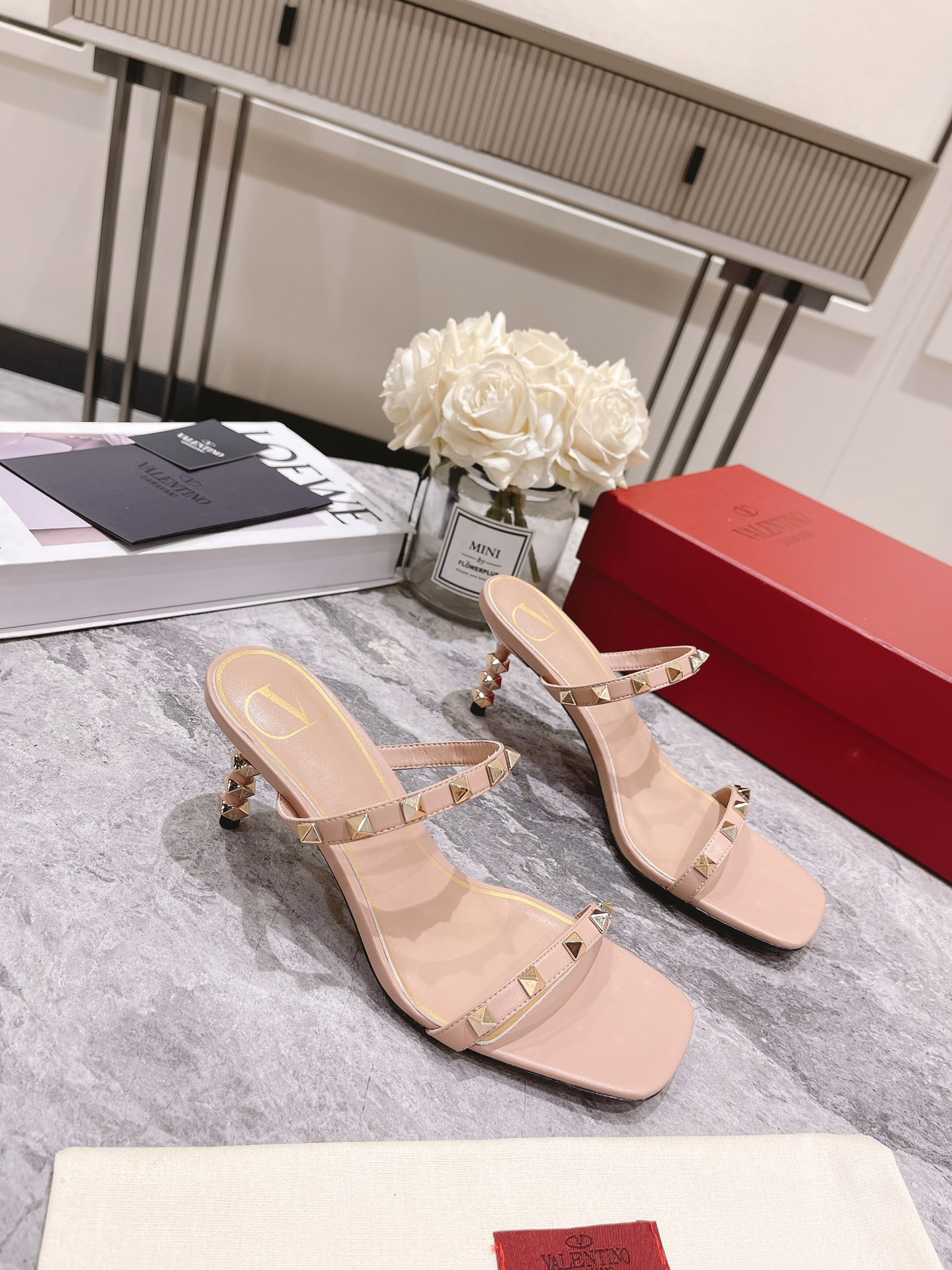 VALENTINO GARAVANI Rockstud WOMEN 3 - vstockx