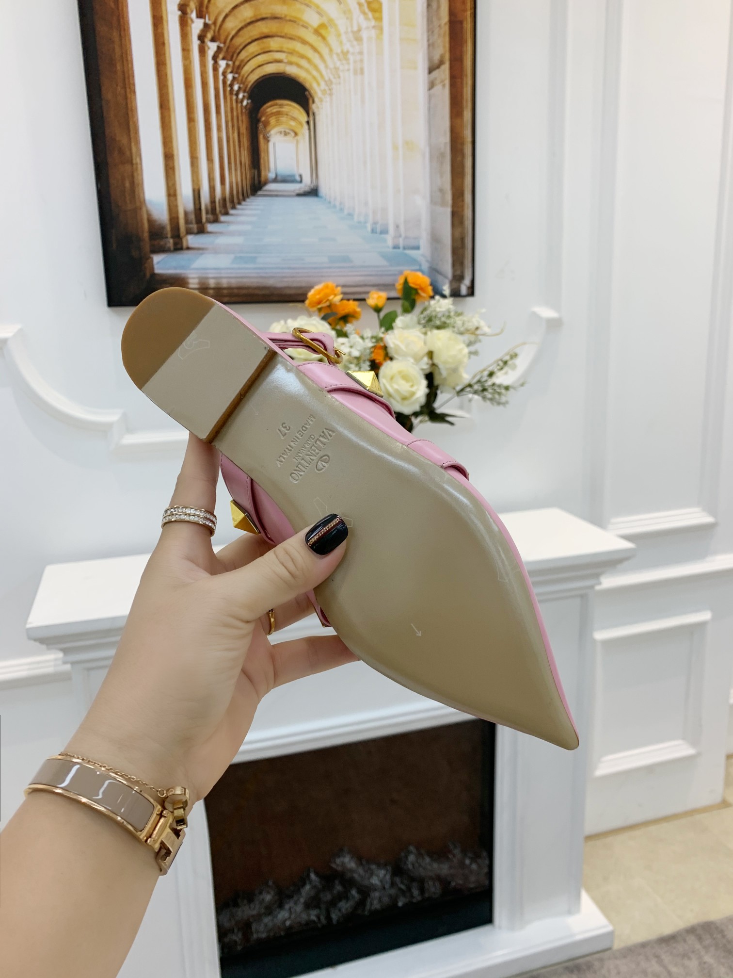 VALENTINO GARAVANI Roman Stud WOMEN 33 - vstockx