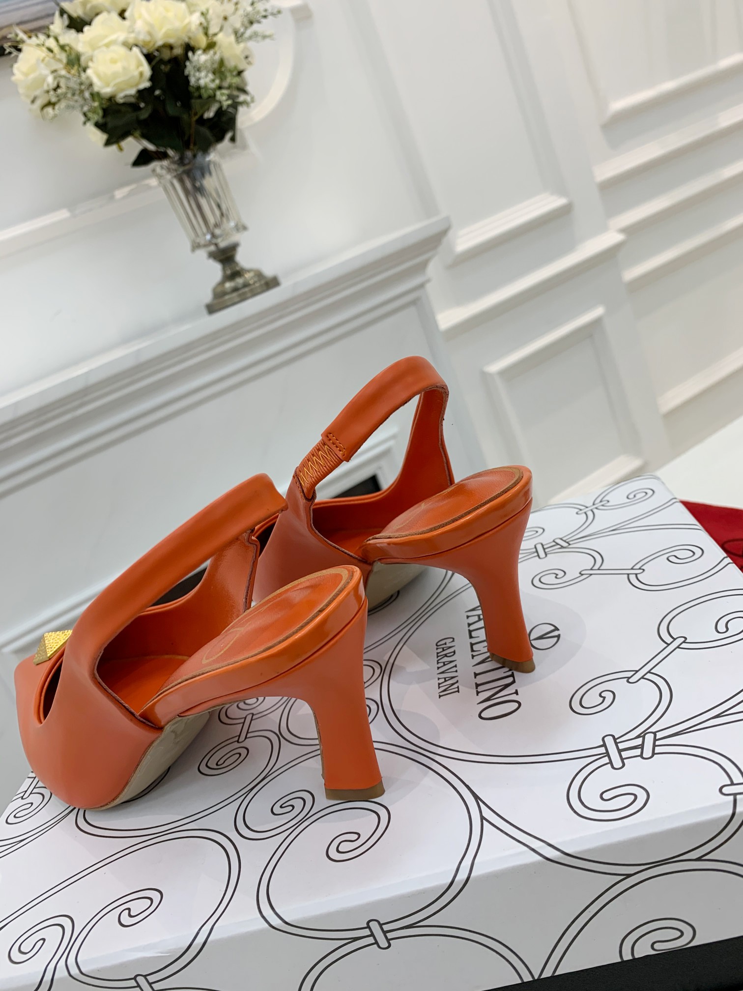 VALENTINO GARAVANI Rockstud WOMEN 37 - vstockx