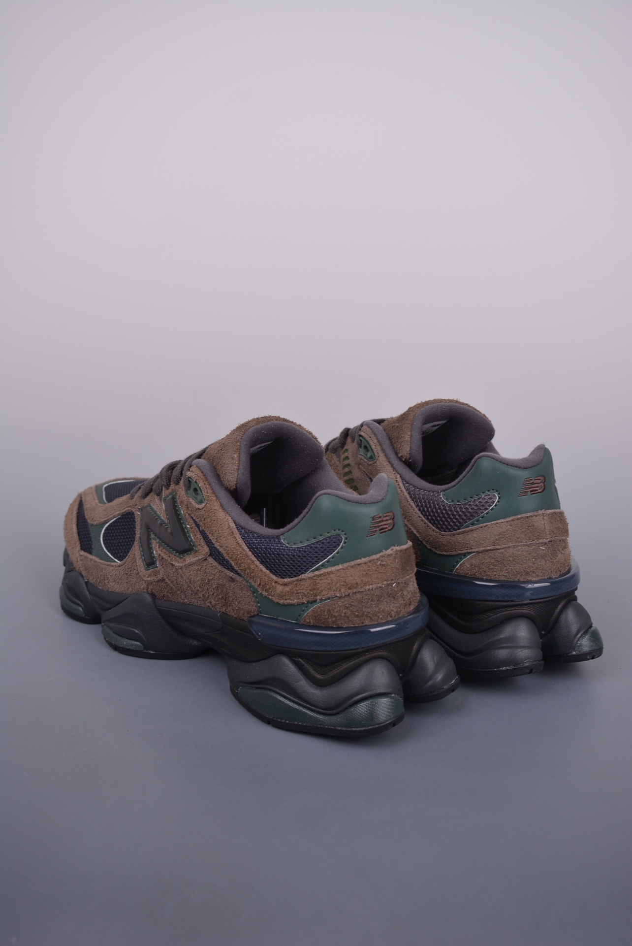 New Balance 9060 Beef and Broccoli - vstockx