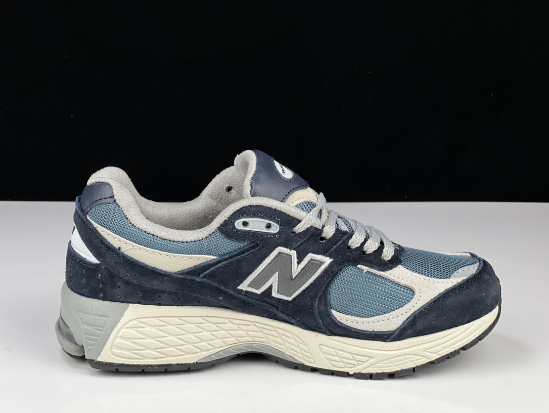 New Balance 2002R Dark Navy - vstockx