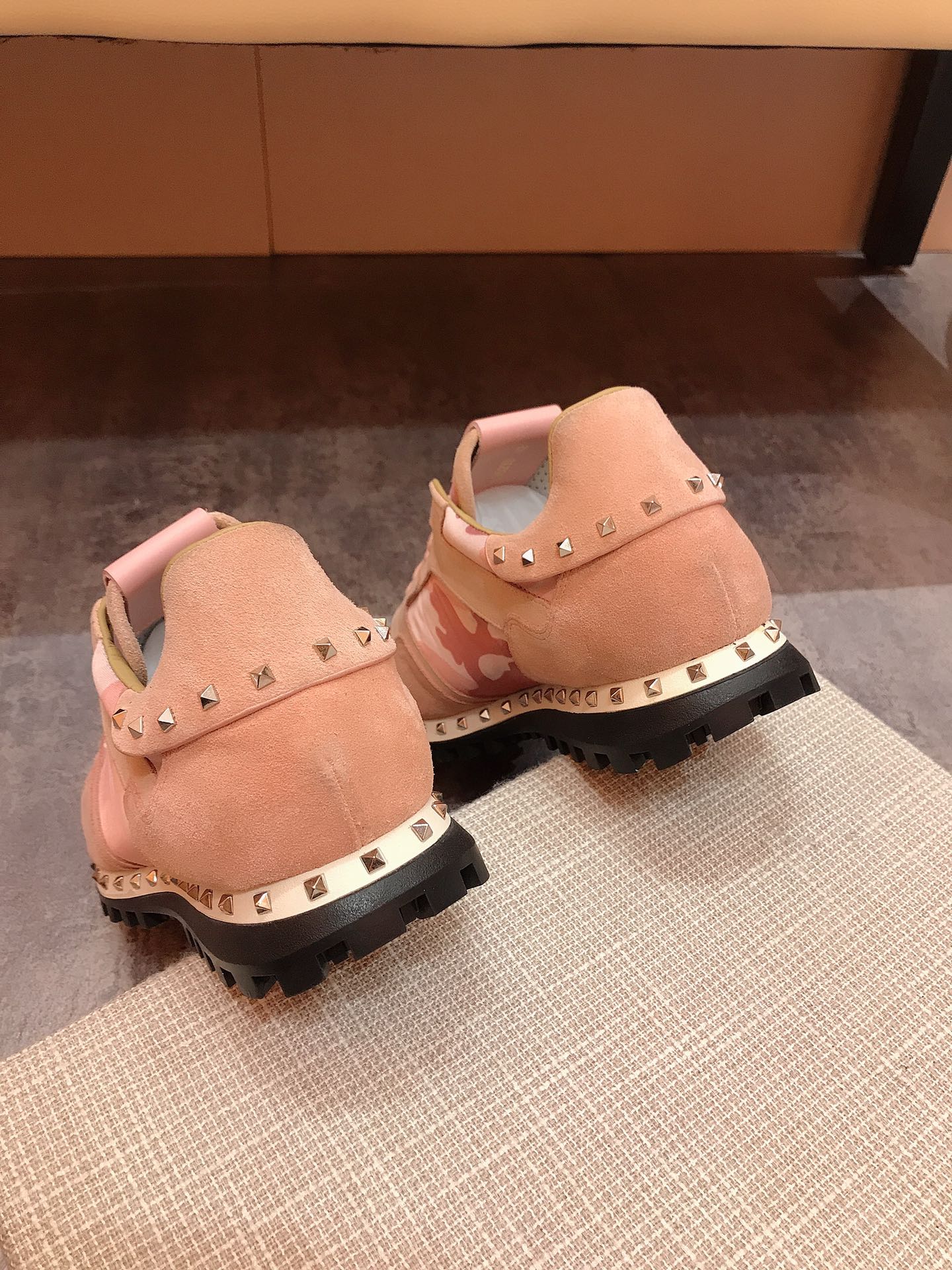 Valentino Garavani Rockrunner camouflage-print sneakers 23 - vstockx