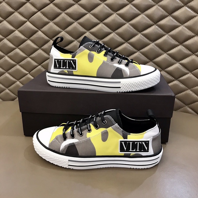 Valentino Garavani Giggies VLTN TIMES low-top sneakers 16 - vstockx