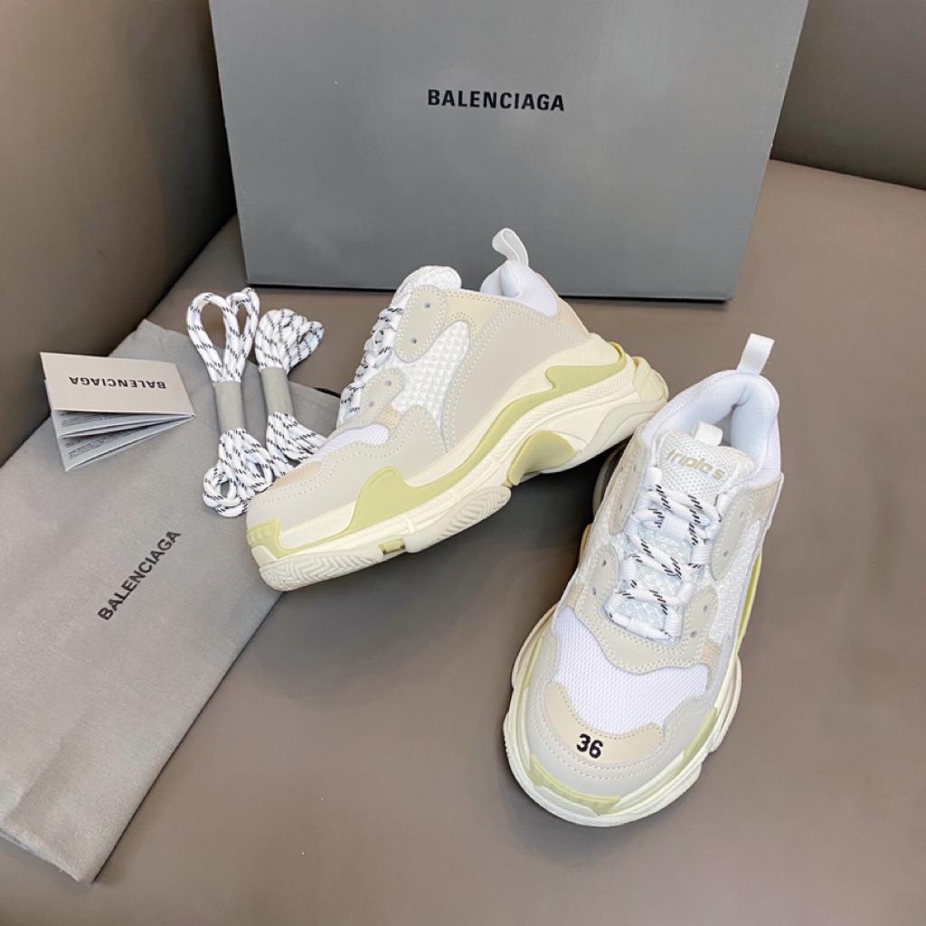 Balenciaga Triple S White (W) - vstockx