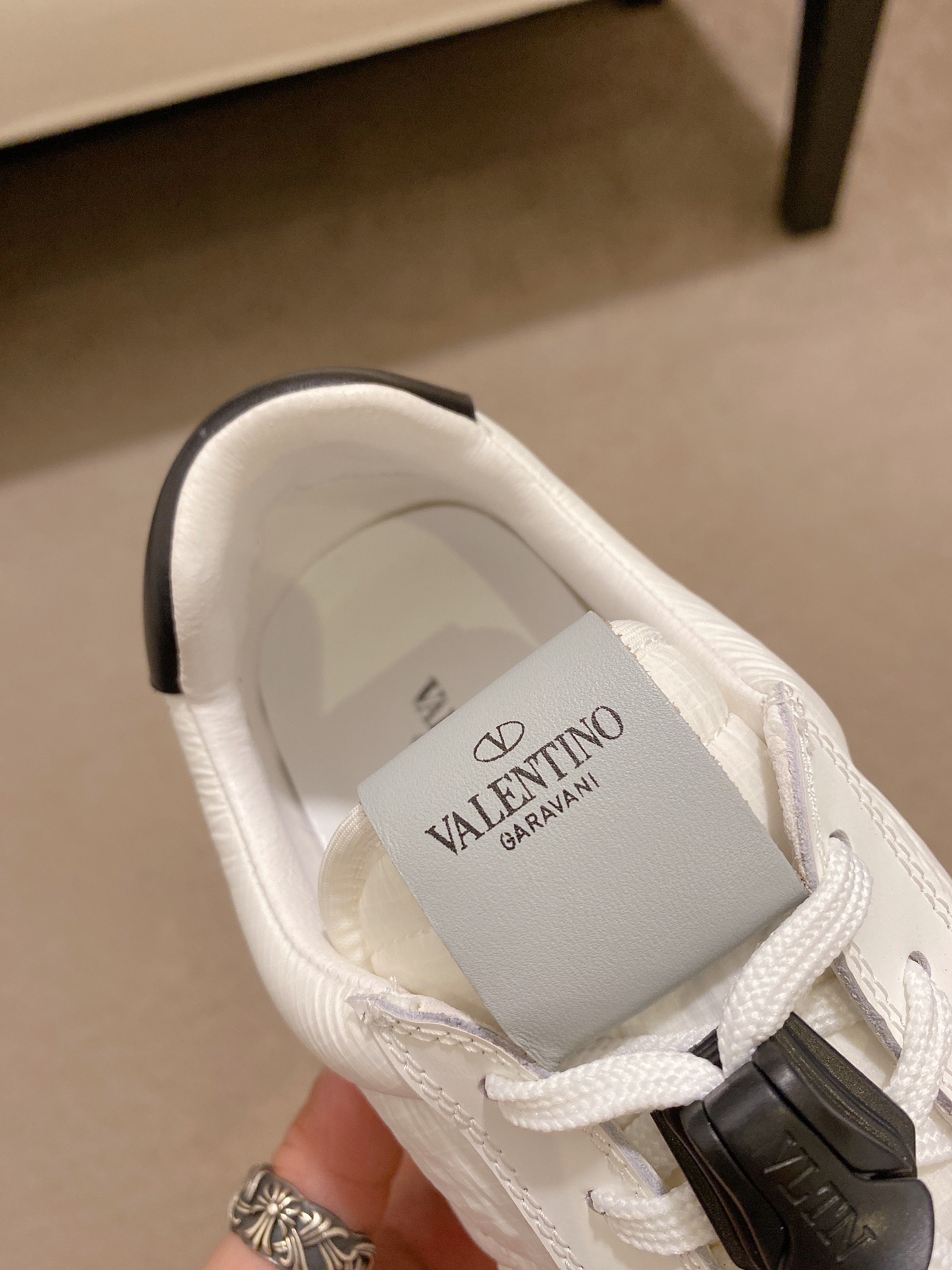 Valentino Garavani Low-top sneakers 11 - vstockx