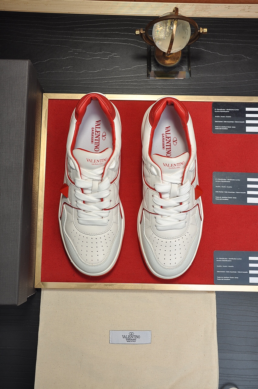 Valentino Garavani One Stud Low-top sneakers 10 - vstockx