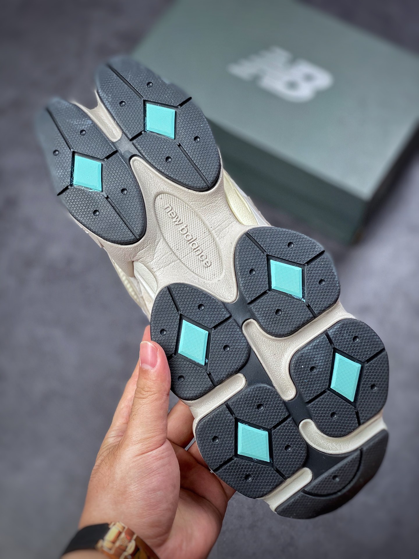 New Balance 9060 Sea Salt - vstockx