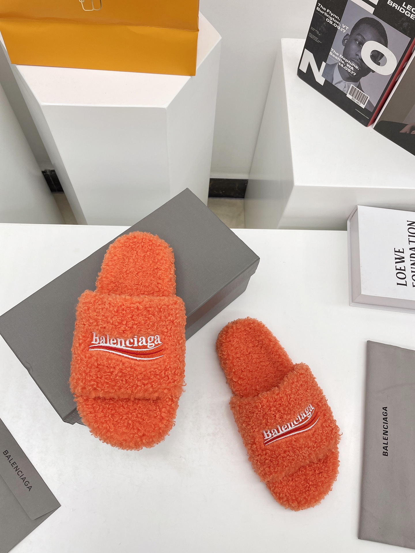 Balenciaga women 4 - vstockx