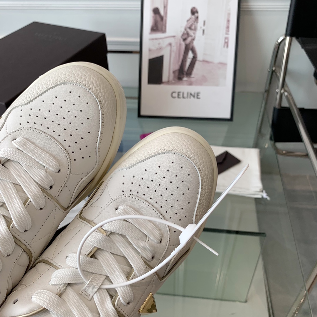 VALENTINO GARAVANI ONE STUD SNEAKER 5 - vstockx