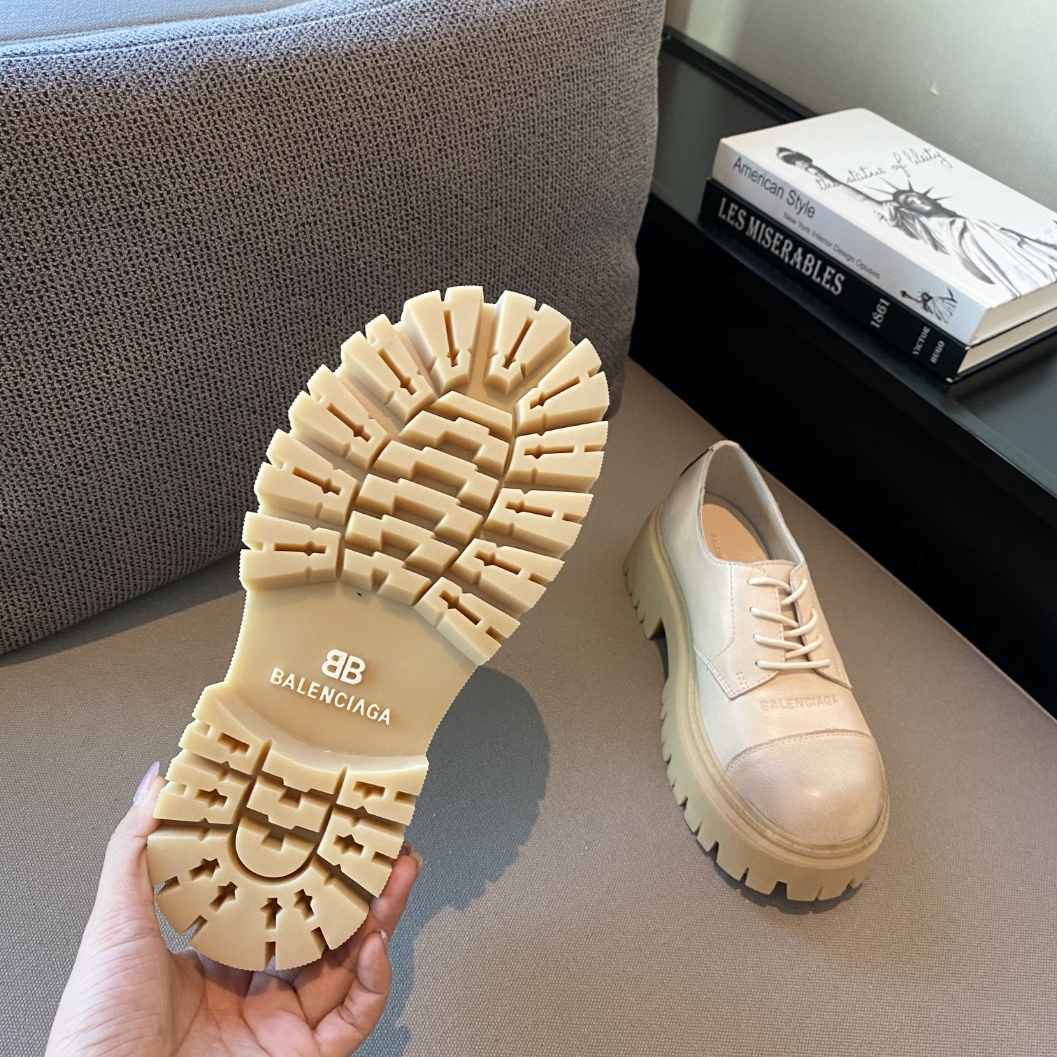 Balenciaga women 3 - vstockx