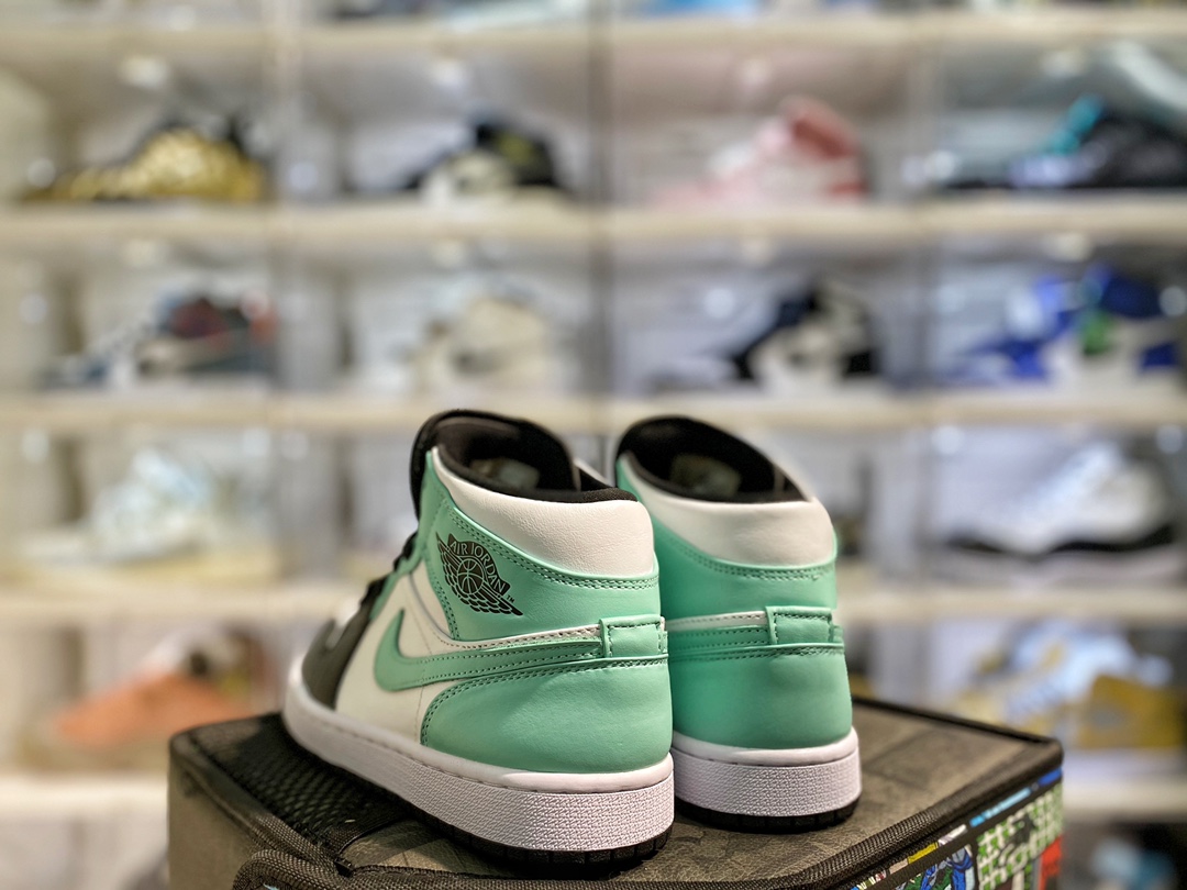 Jordan 1 Mid Tropical Twist Igloo - vstockx