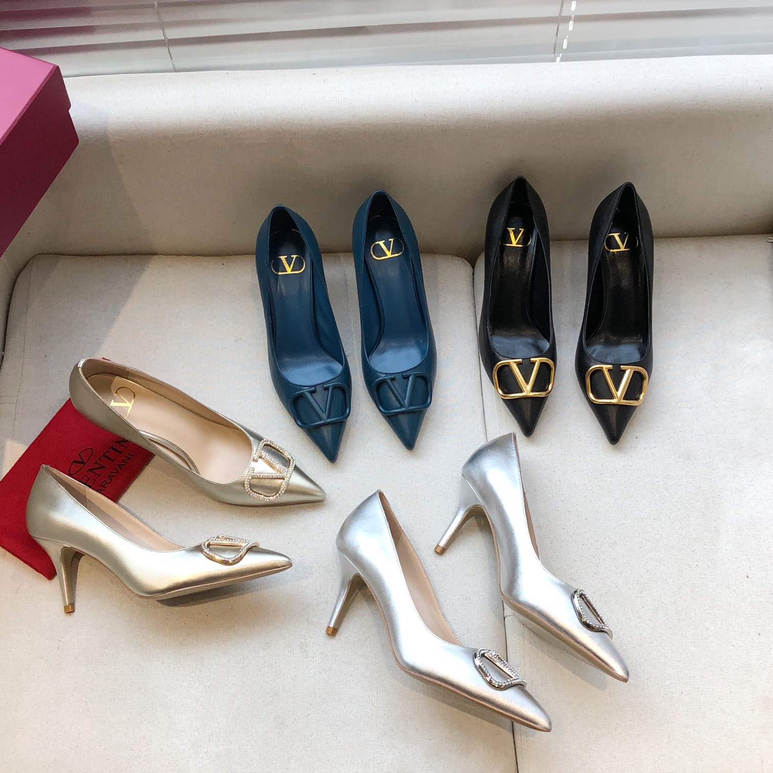 VALENTINO GARAVANI Roman Stud BOOT WOMEN 32 - vstockx