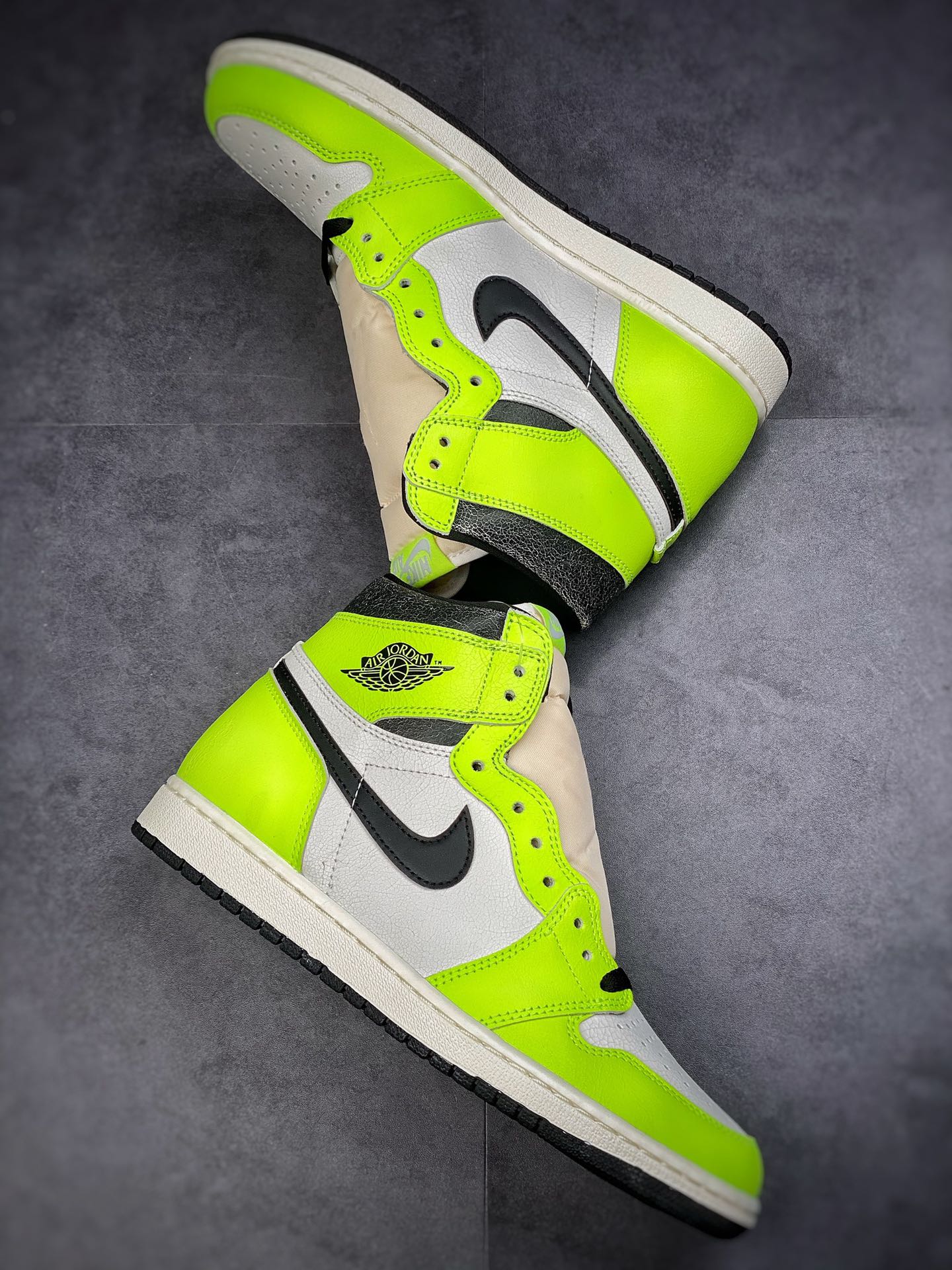 Jordan 1 Retro High OG Visionaire - vstockx