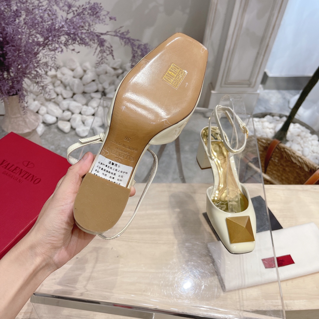 VALENTINO GARAVANI Roman Stud WOMEN 17 - vstockx