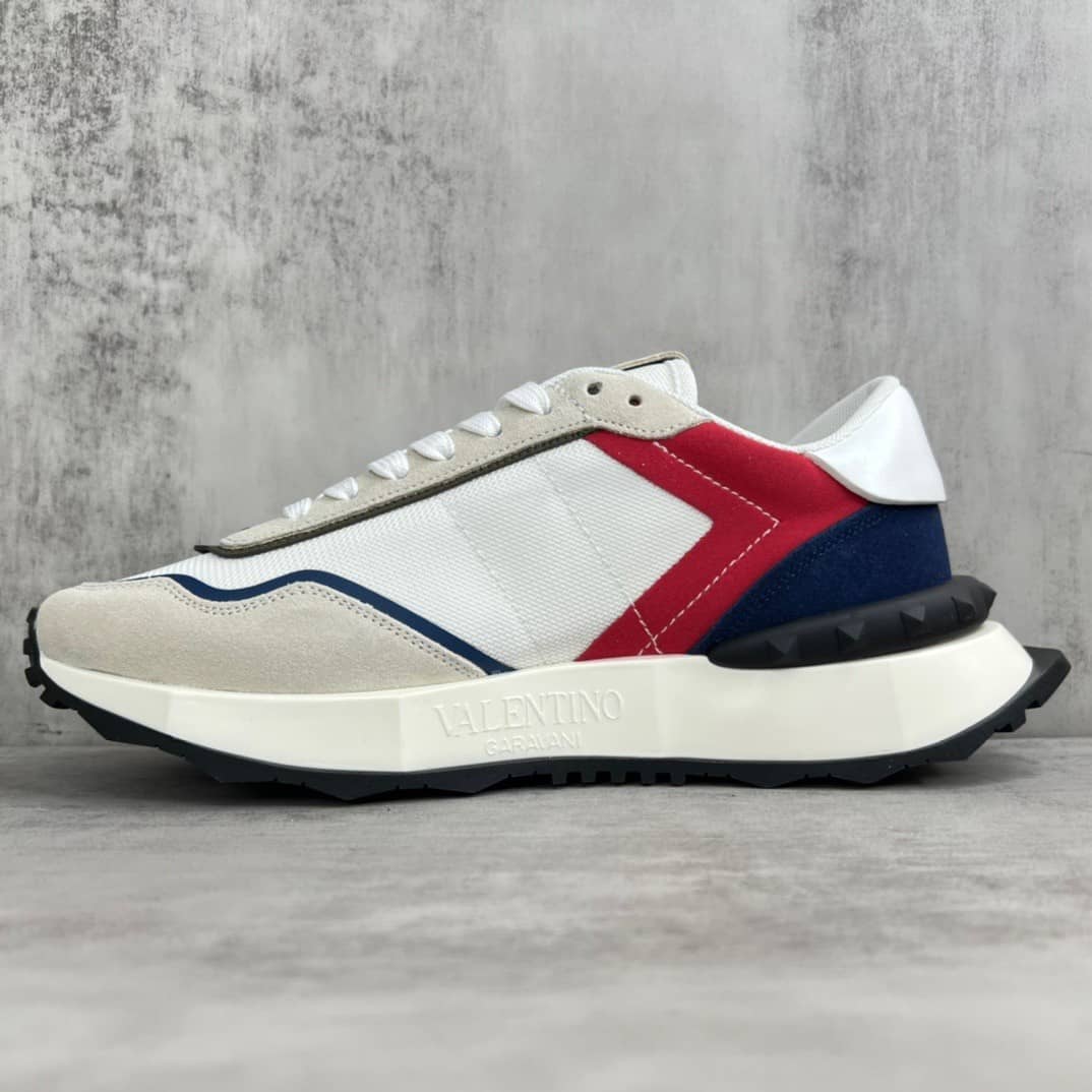 Valentino Garavani Vlogo Pace low-top sneaker in split leather, fabric and calfskin - vstockx