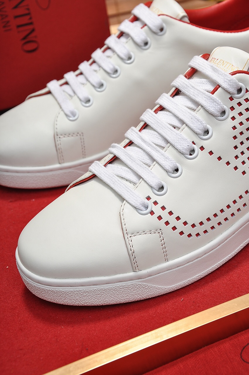 Valentino Garavani Backnet VLOGO low-top sneakers 3 - vstockx