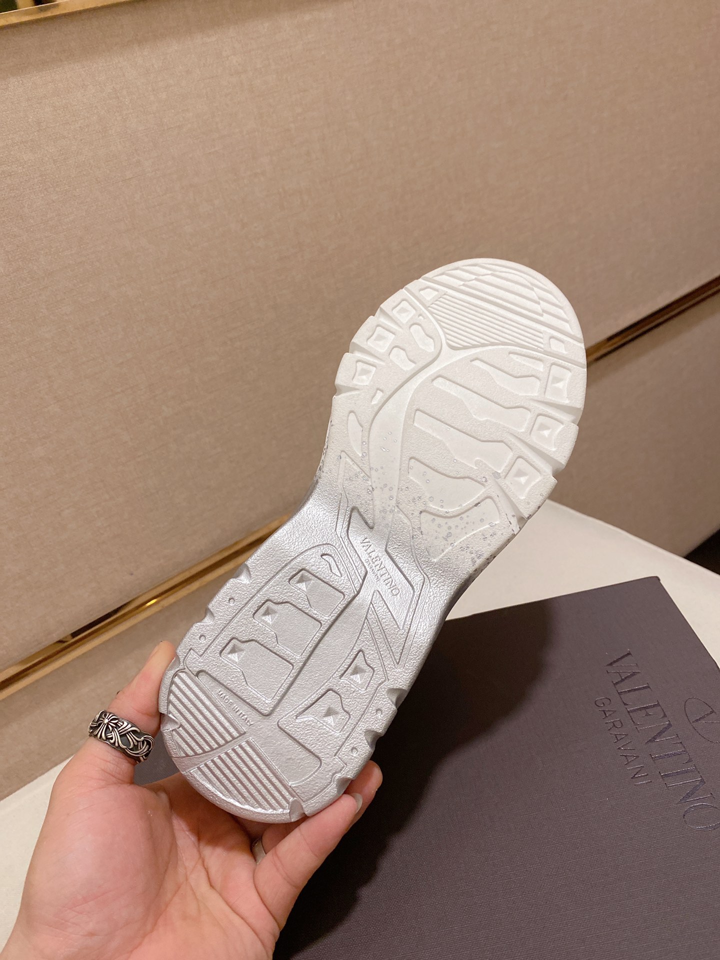 Valentino Garavani Gumboy low-top sneakers 13 - vstockx