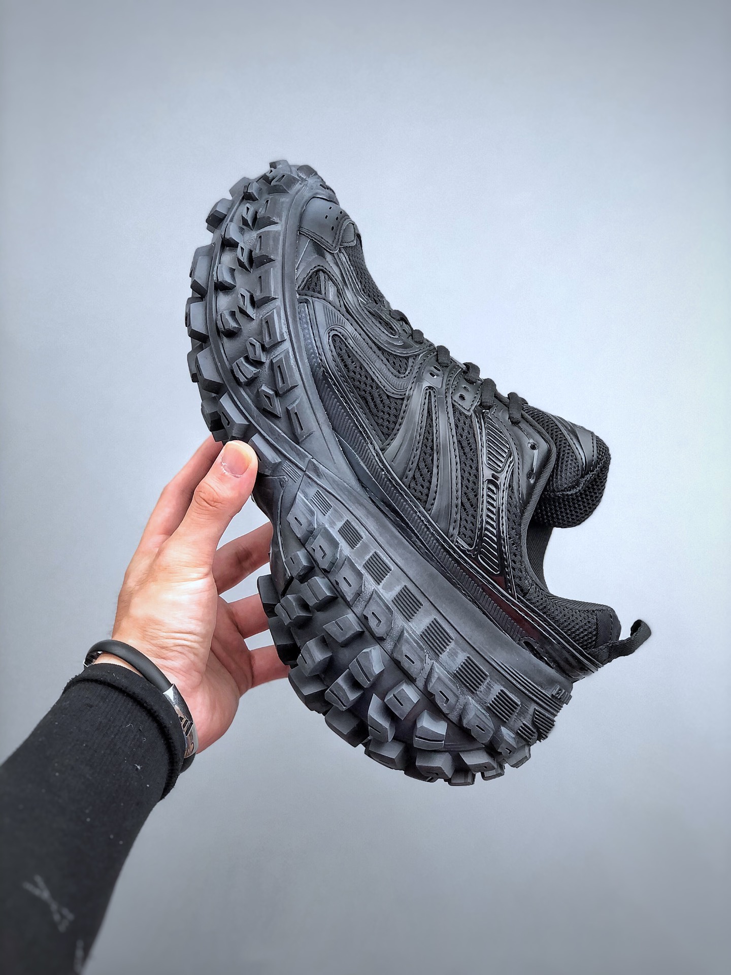 Balenciaga Defender Black - vstockx