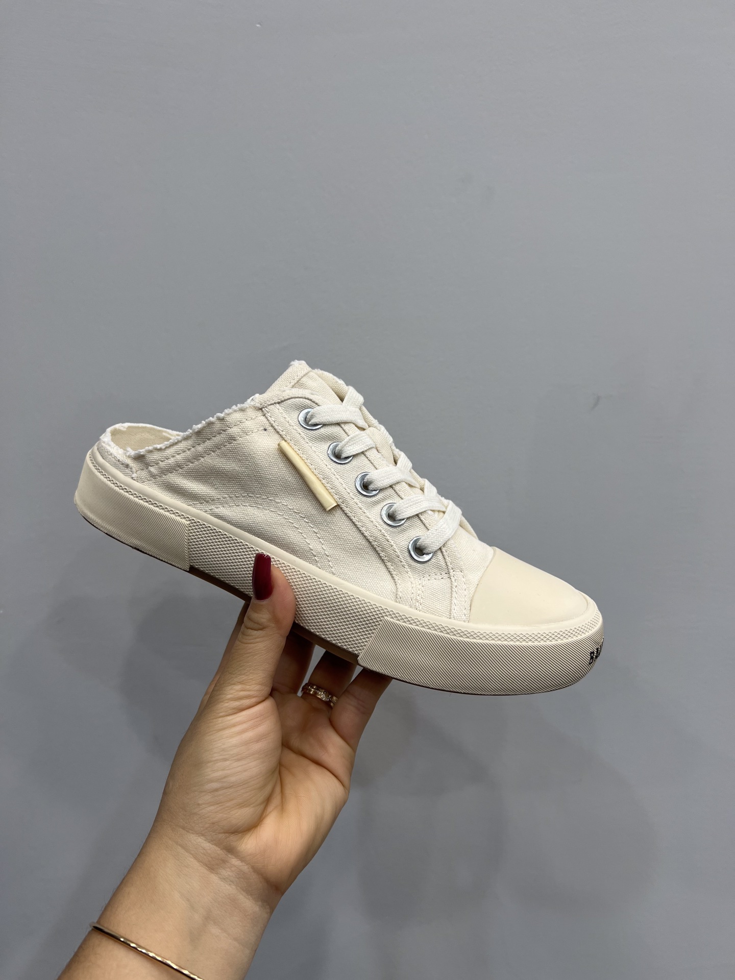 Balenciaga Paris Sneaker 4 - vstockx