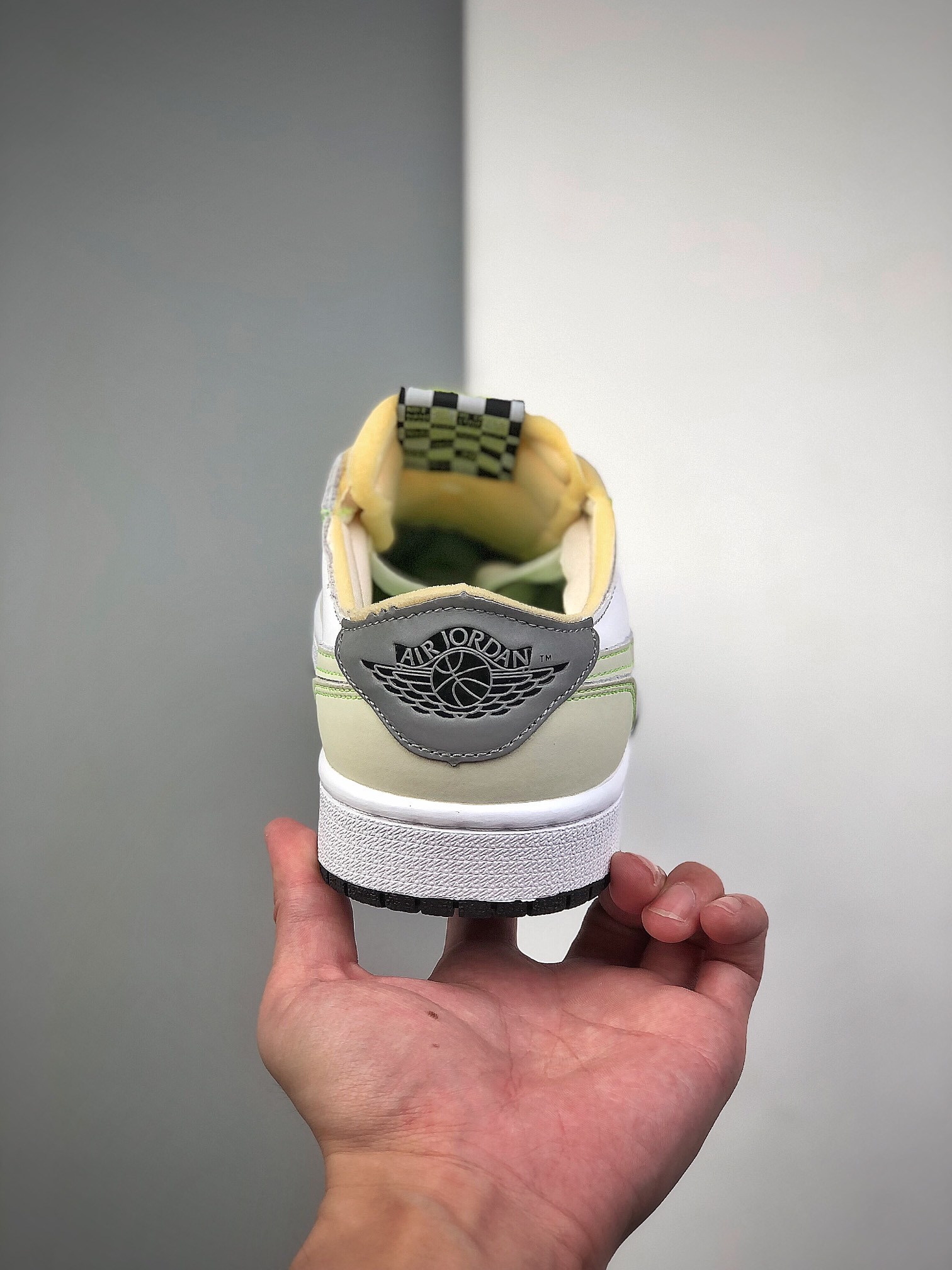 Jordan 1 Retro Low White Ghost Green Black - vstockx