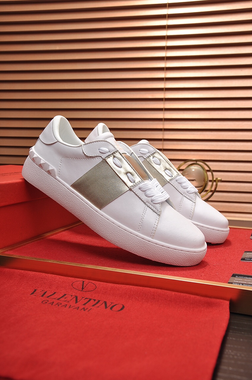 Valentino Garavani Rockstud Untitled calfskin sneaker 31 - vstockx