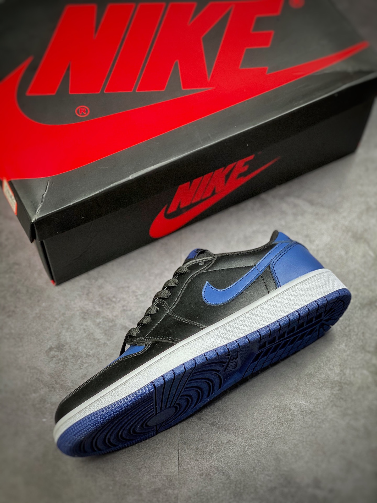 Jordan 1 Retro Low OG Mystic Navy - vstockx