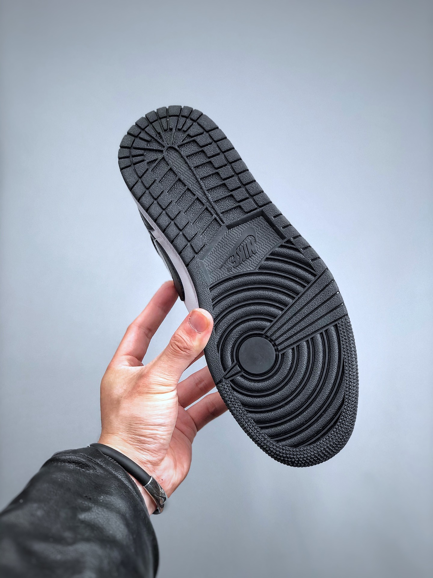 Jordan 1 Mid Panda (W) - vstockx