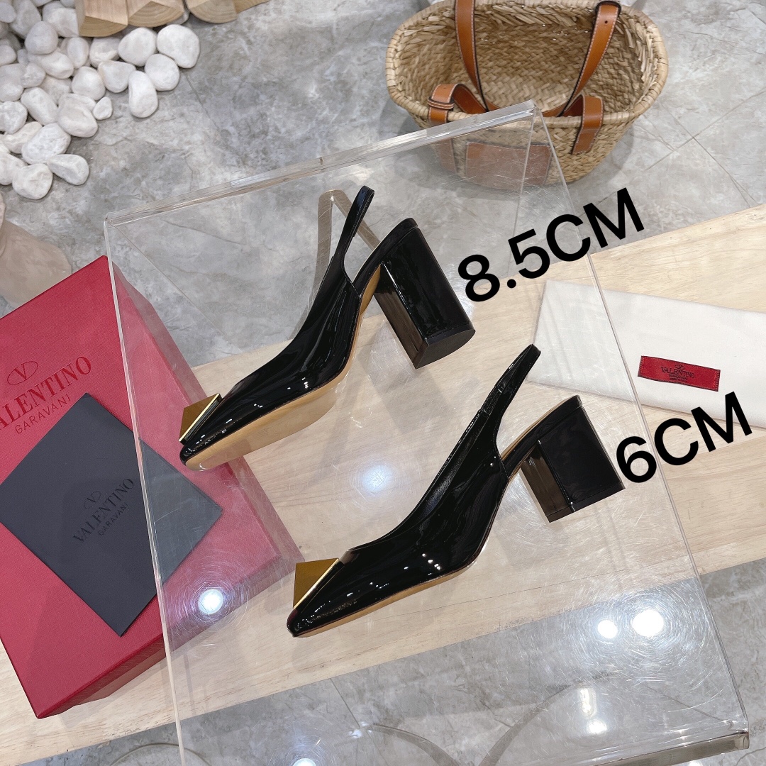 VALENTINO GARAVANI Roman Stud WOMEN 19 - vstockx