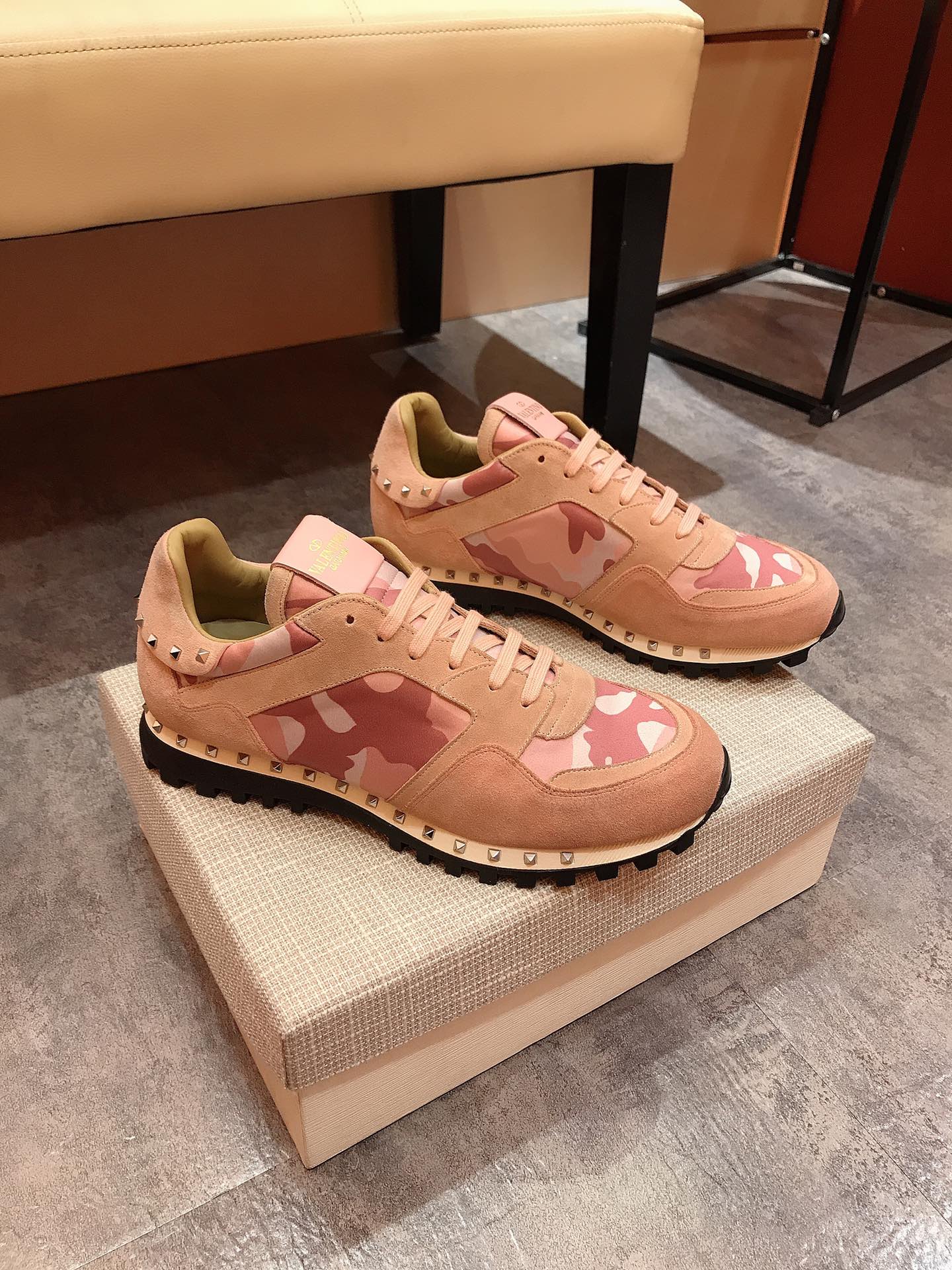 Valentino Garavani Rockrunner camouflage-print sneakers 23 - vstockx